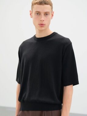 Classic Black Short-Sleeve Knit Shirt - Minimal Crew